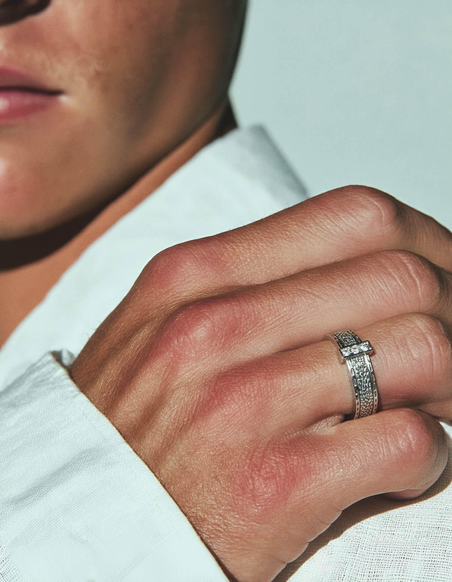 Bague Traven Empierré – Modèle Marro Serti (Effet Cuir & Diamants)